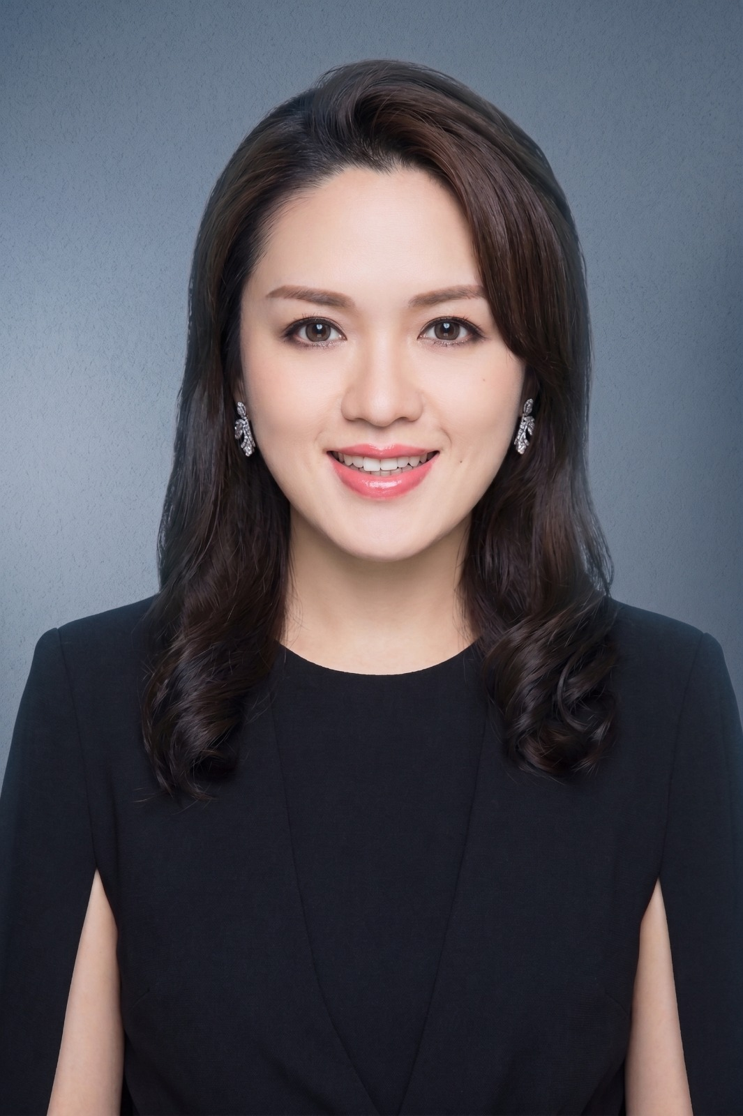 楊張曦文女士